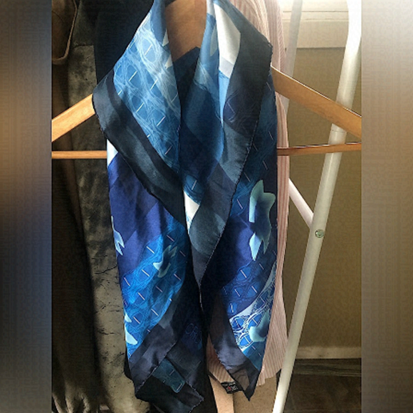 CROATA Croatia 100% handmade silk scarf - Picture 1 of 4